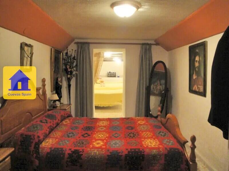 3 chambre Maison Troglodyte à vendre