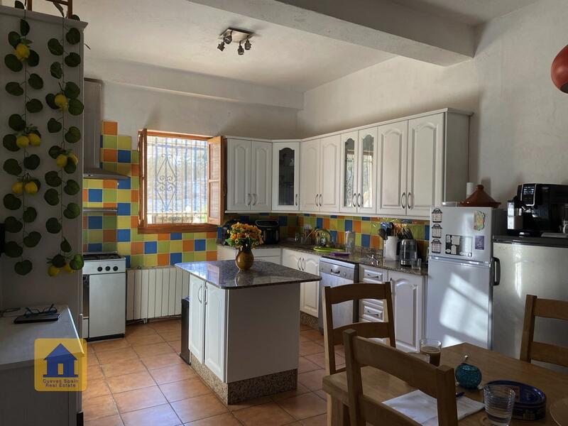 5 chambre Maison Troglodyte à vendre