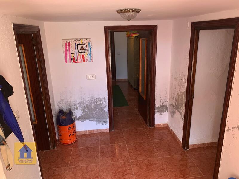 3 спальная комната Дом в пещере продается