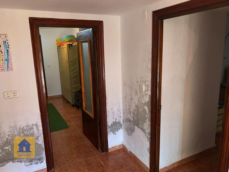 3 спальная комната Дом в пещере продается