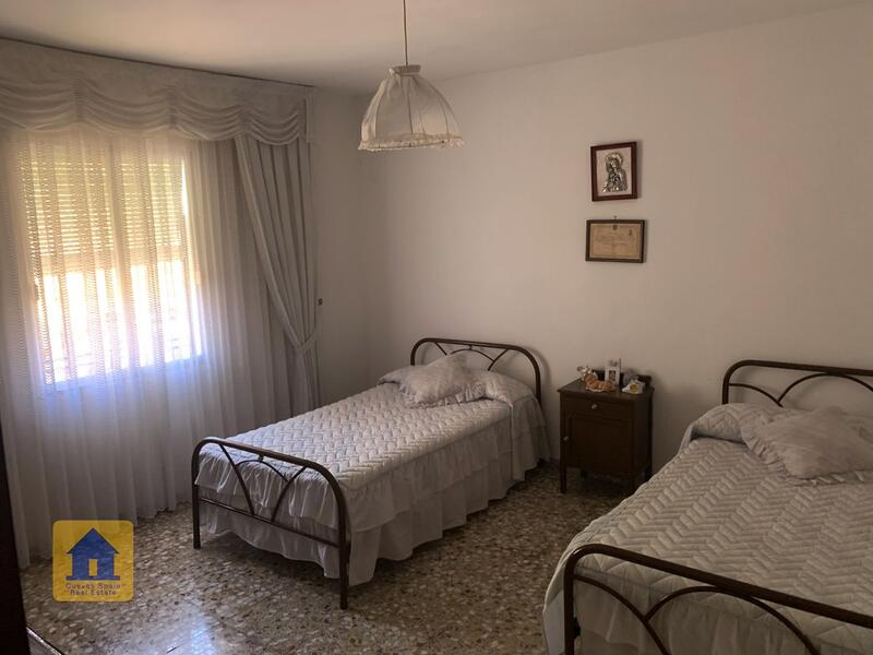 4 bedroom Country House for sale
