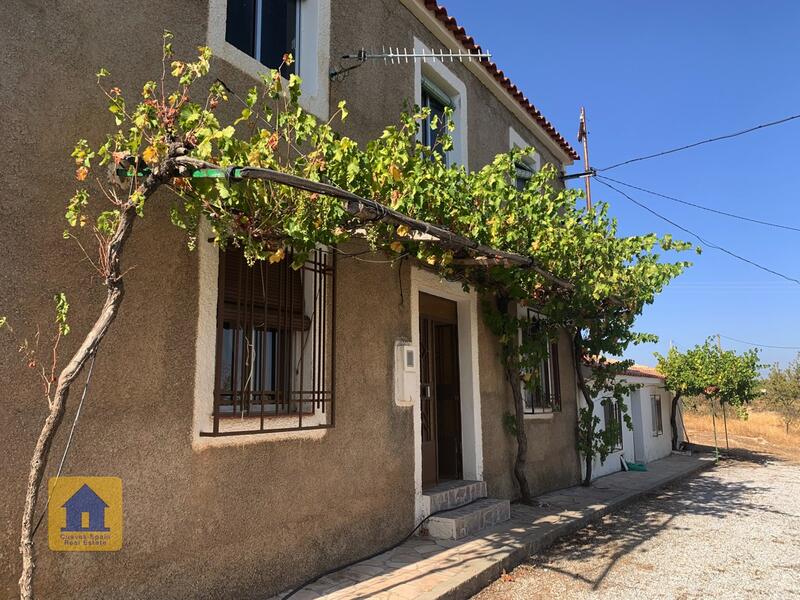 4 bedroom Country House for sale