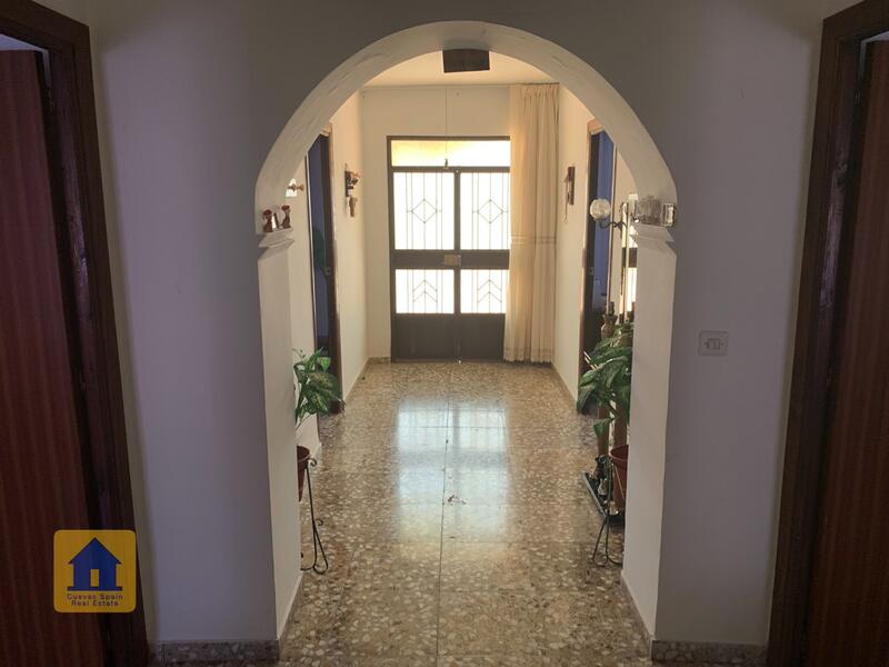 4 bedroom Country House for sale