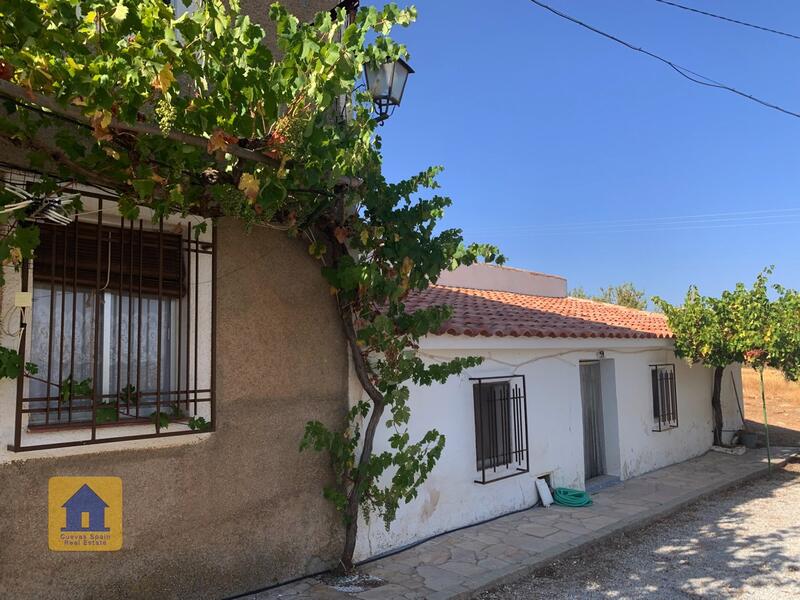 4 bedroom Country House for sale