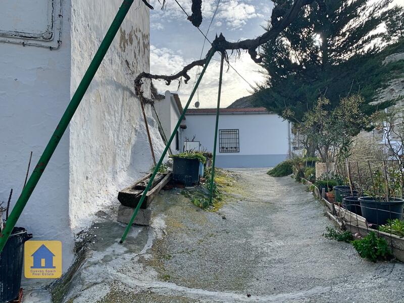7 bedroom Cave House for sale
