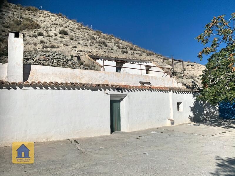 6 chambre Maison Troglodyte à vendre
