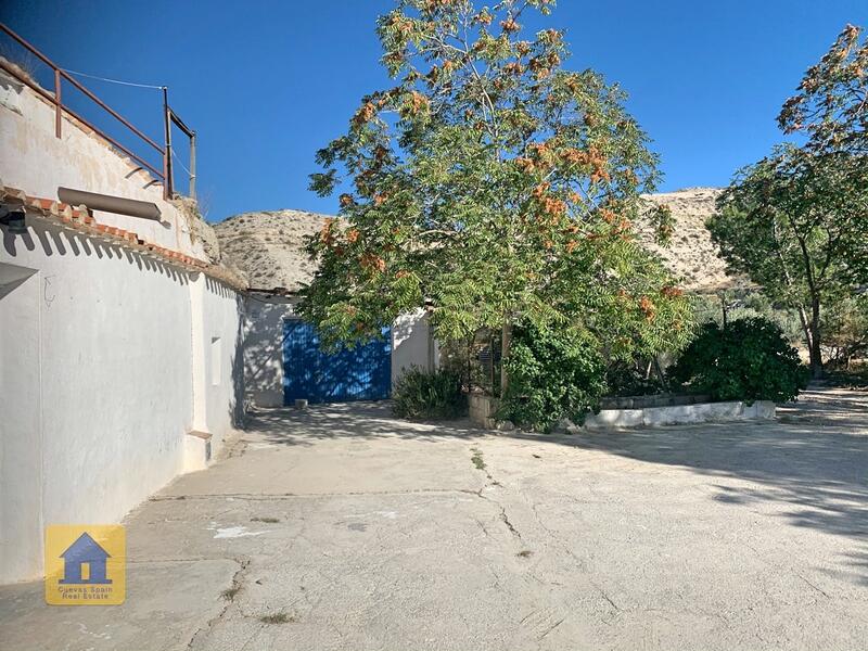 6 chambre Maison Troglodyte à vendre