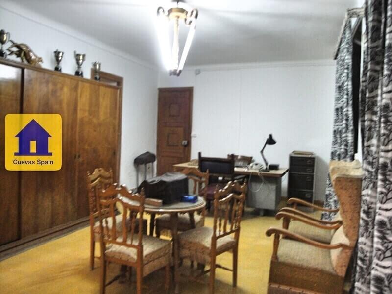 7 bedroom Villa for sale