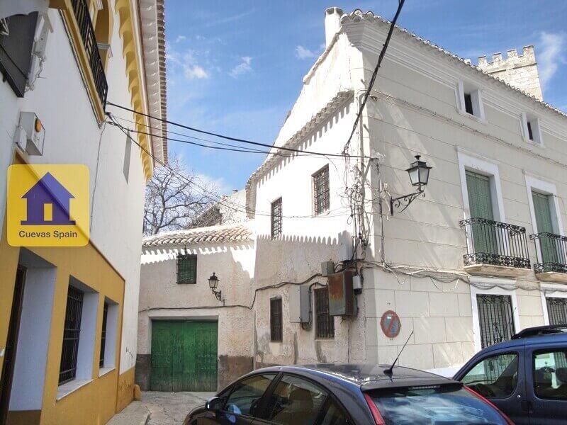 7 bedroom Villa for sale