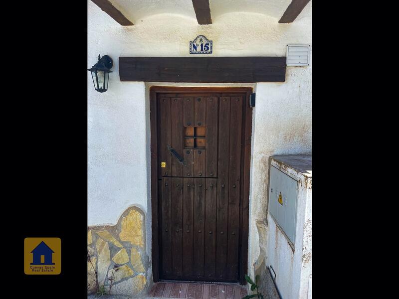 2 chambre Maison Troglodyte à vendre