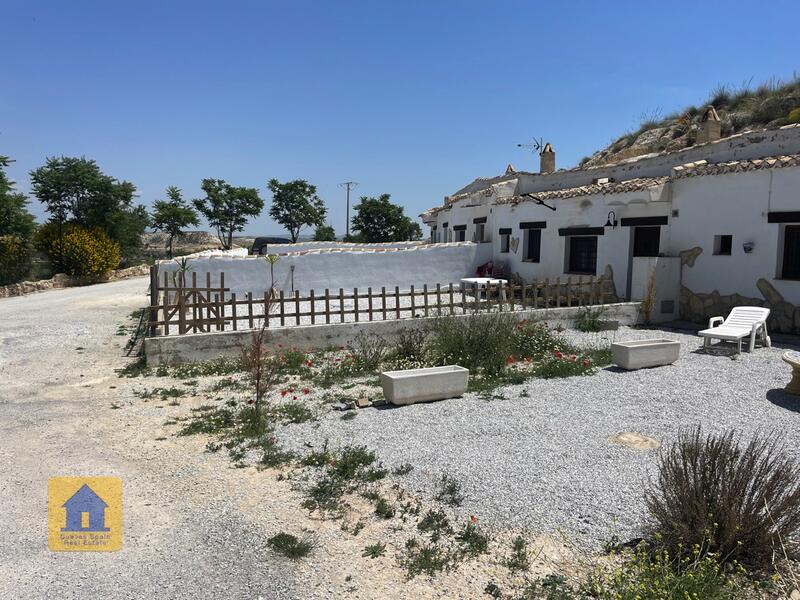 2 chambre Maison Troglodyte à vendre