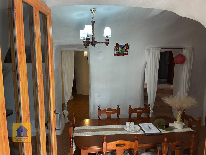 3 slaapkamer Grotwoning Te koop