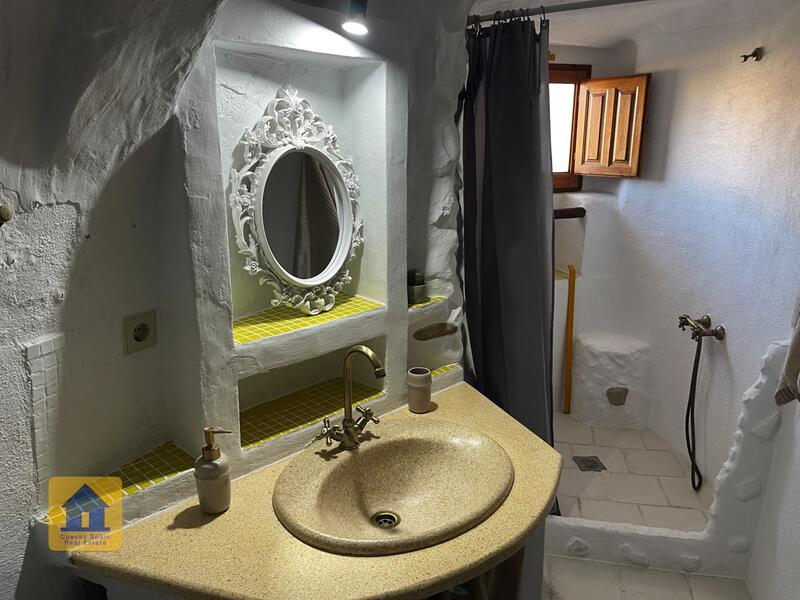 9 bedroom Cave House for sale