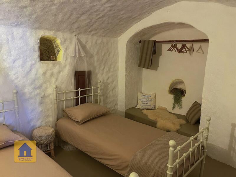 9 bedroom Cave House for sale