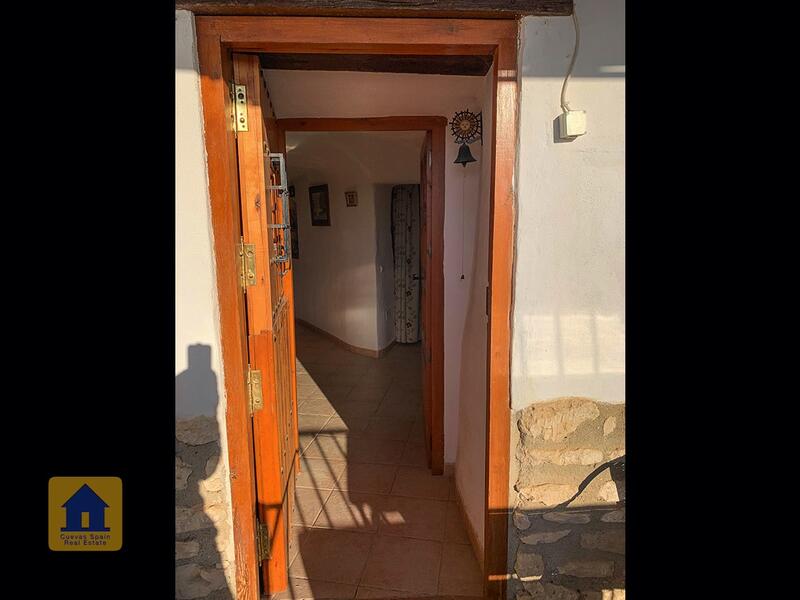 3 спальная комната Дом в пещере продается