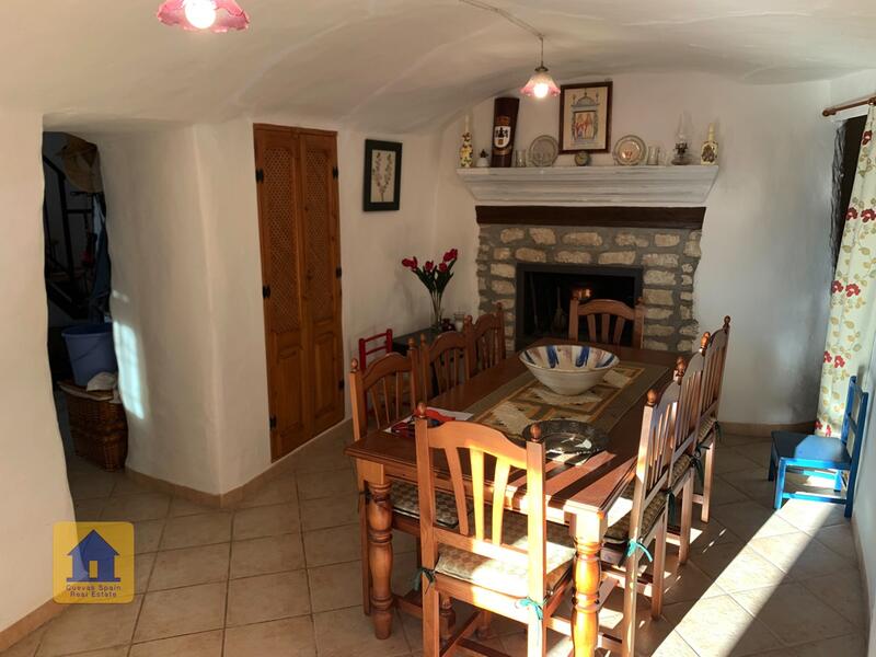 3 спальная комната Дом в пещере продается