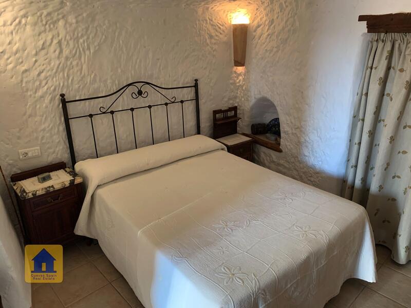 3 спальная комната Дом в пещере продается