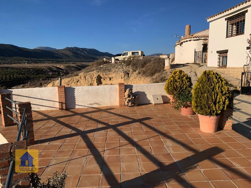 3 спальная комната Дом в пещере продается