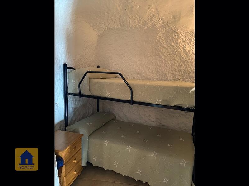 3 спальная комната Дом в пещере продается