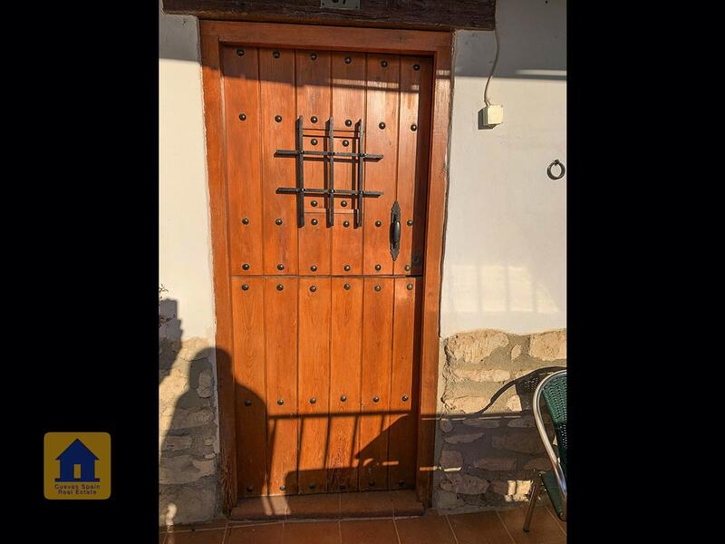 3 спальная комната Дом в пещере продается