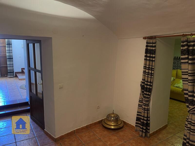 5 bedroom Cave House for sale