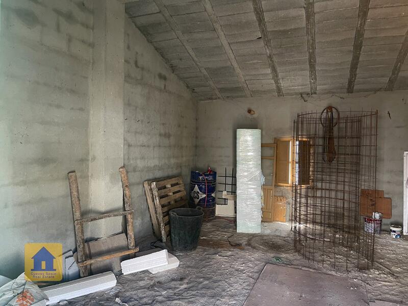 5 bedroom Cave House for sale