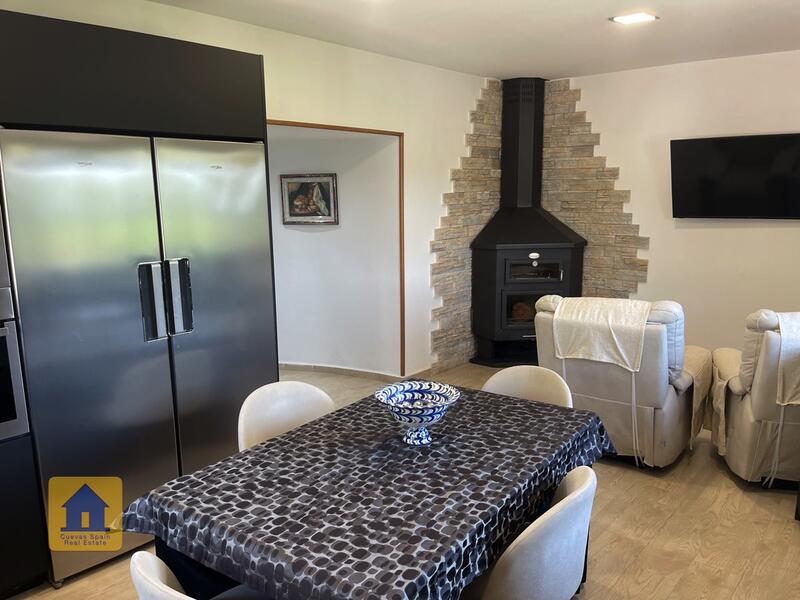 2 soverom Grottehuset til salgs