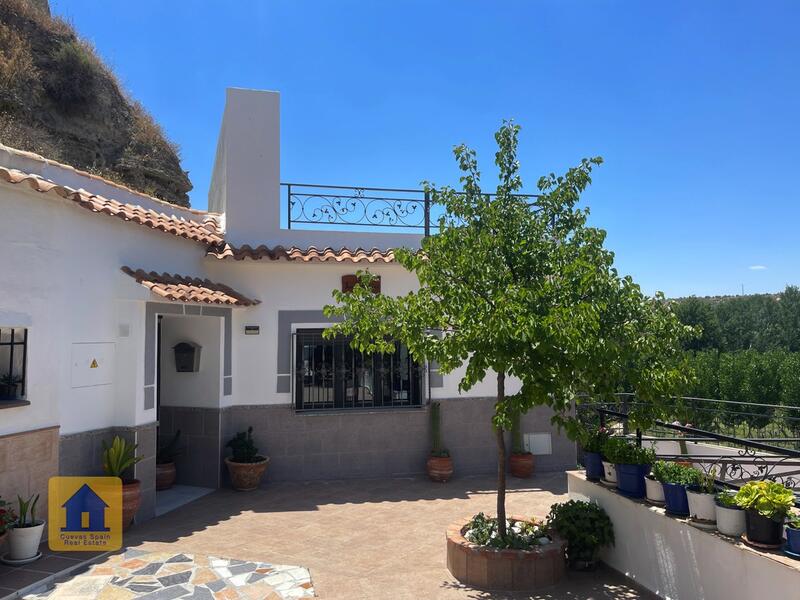 2 soverom Grottehuset til salgs