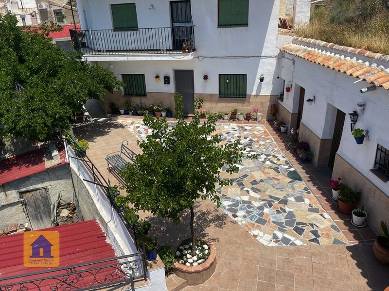 2 soverom Grottehuset til salgs