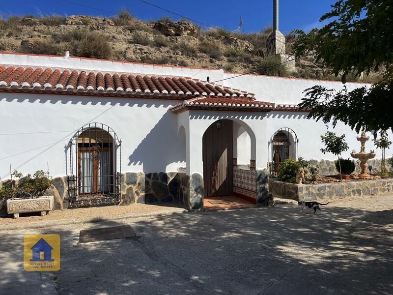 4 Schlafzimmer Höhlenhaus zu verkaufen