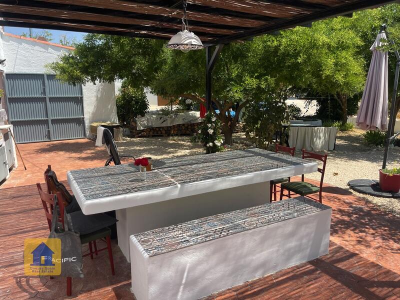 4 bedroom Cave House for sale