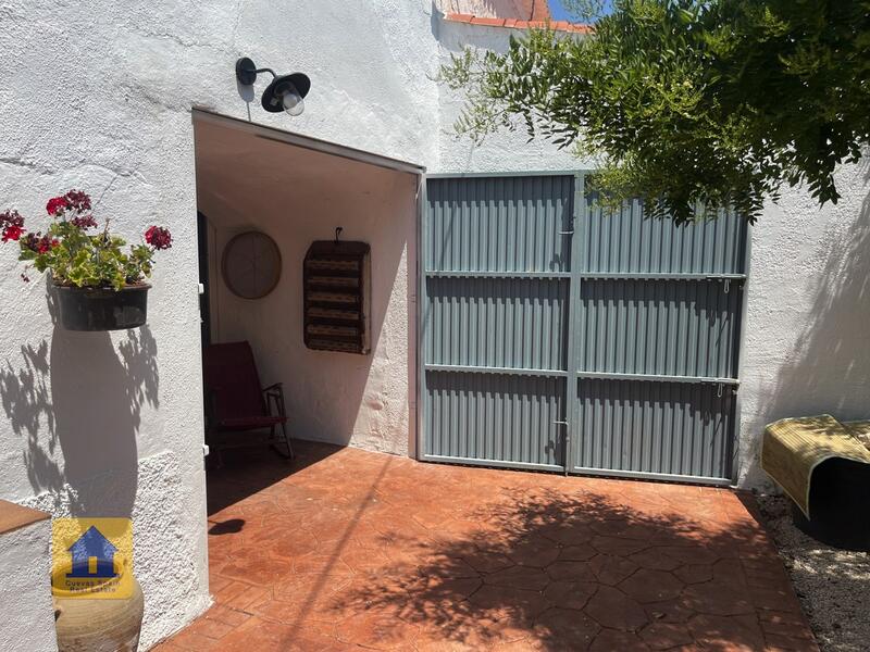 4 bedroom Cave House for sale