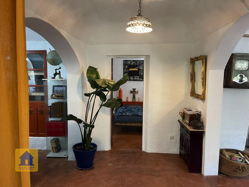 4 bedroom Cave House for sale