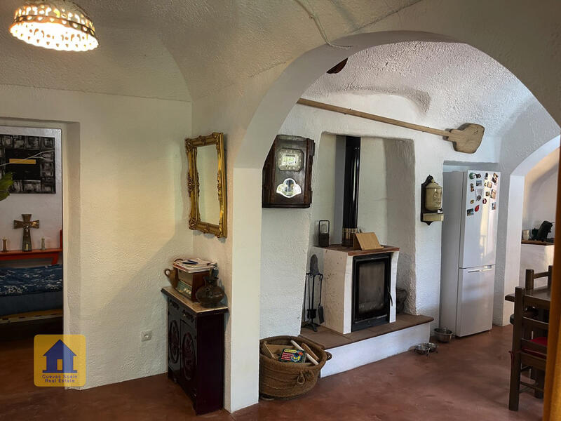 4 bedroom Cave House for sale