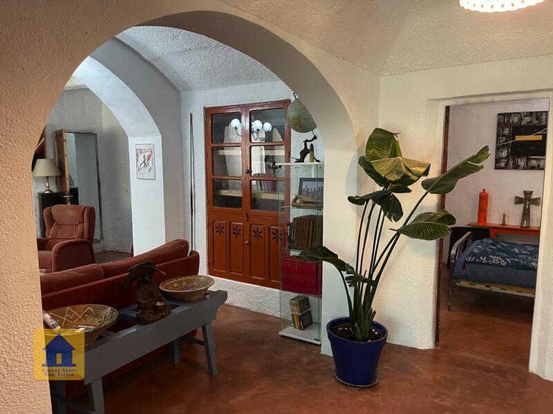 4 bedroom Cave House for sale