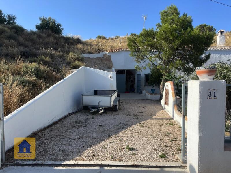 4 bedroom Cave House for sale