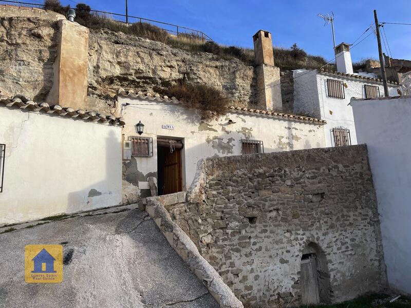 2 sovrum Grottahus till salu