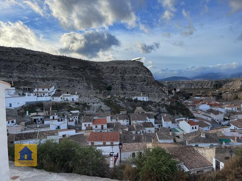 2 sovrum Grottahus till salu