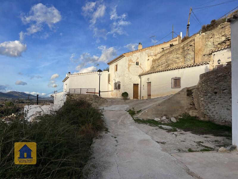 2 sovrum Grottahus till salu