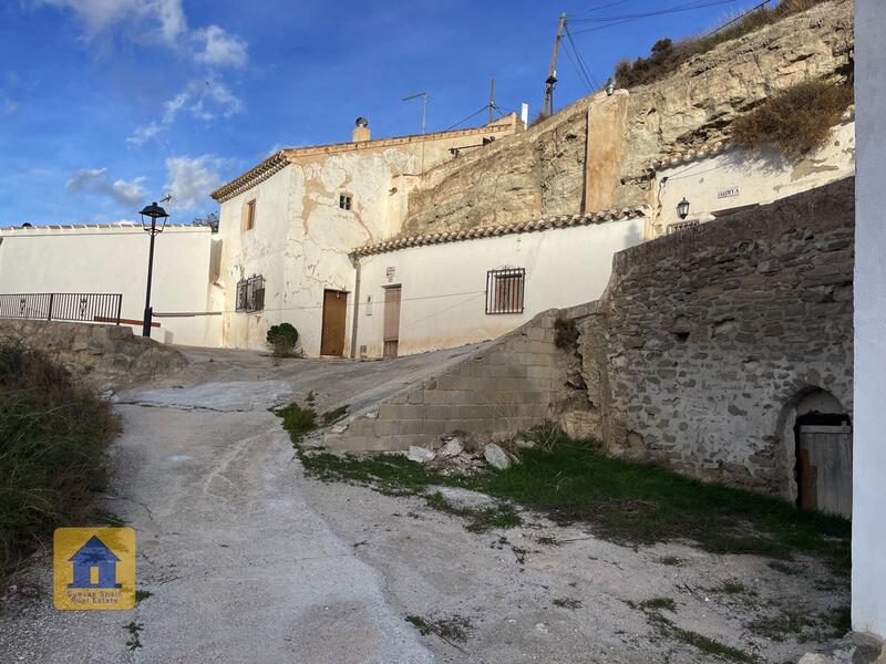 2 sovrum Grottahus till salu