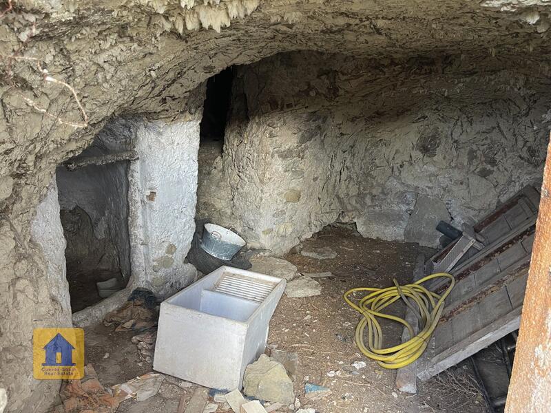 2 sovrum Grottahus till salu