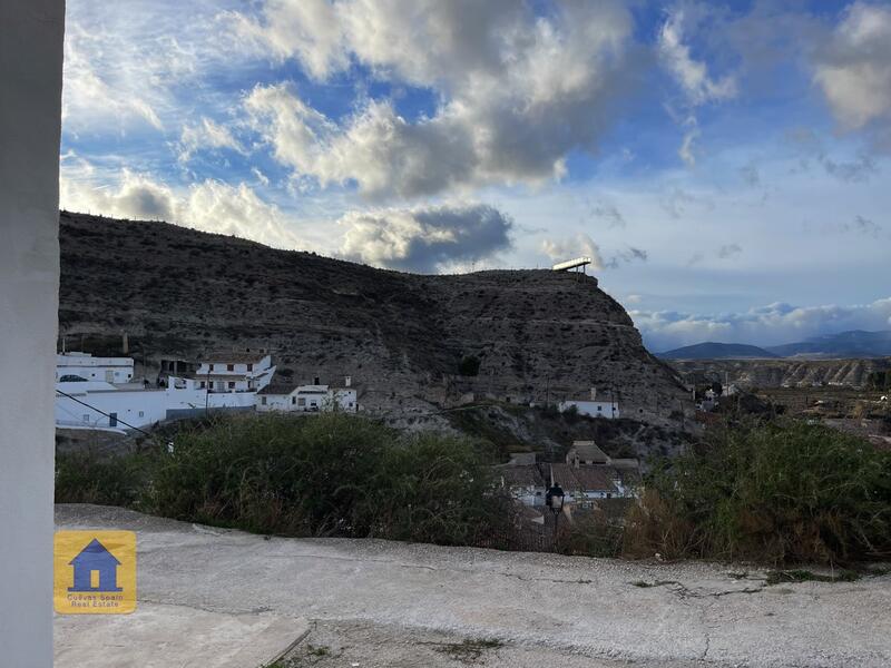 2 sovrum Grottahus till salu