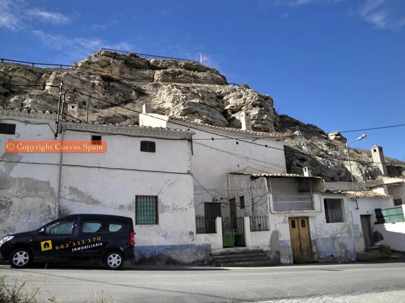 4 спальная комната Дом в пещере продается