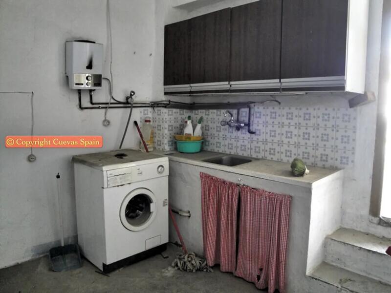 4 спальная комната Дом в пещере продается