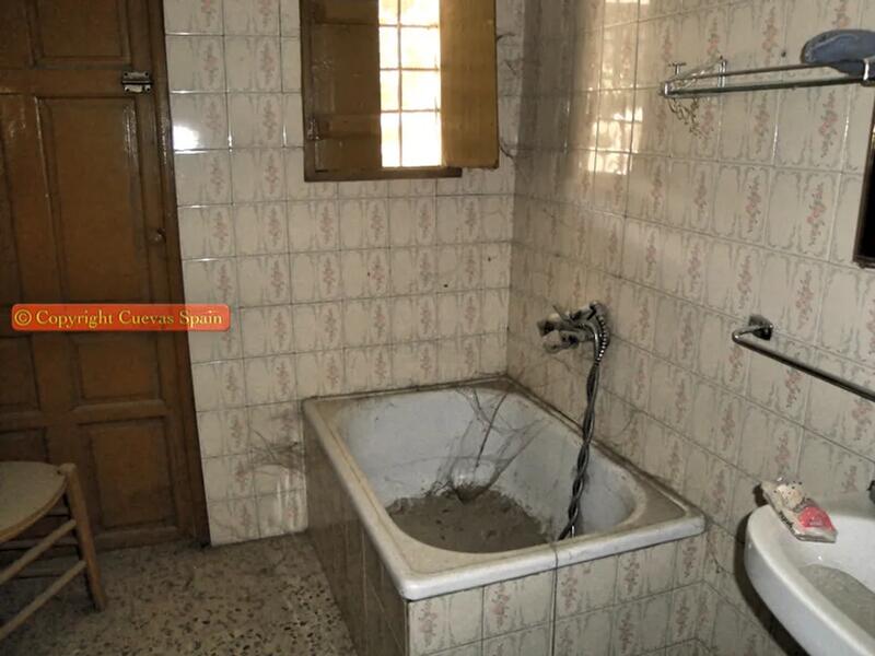 4 спальная комната Дом в пещере продается