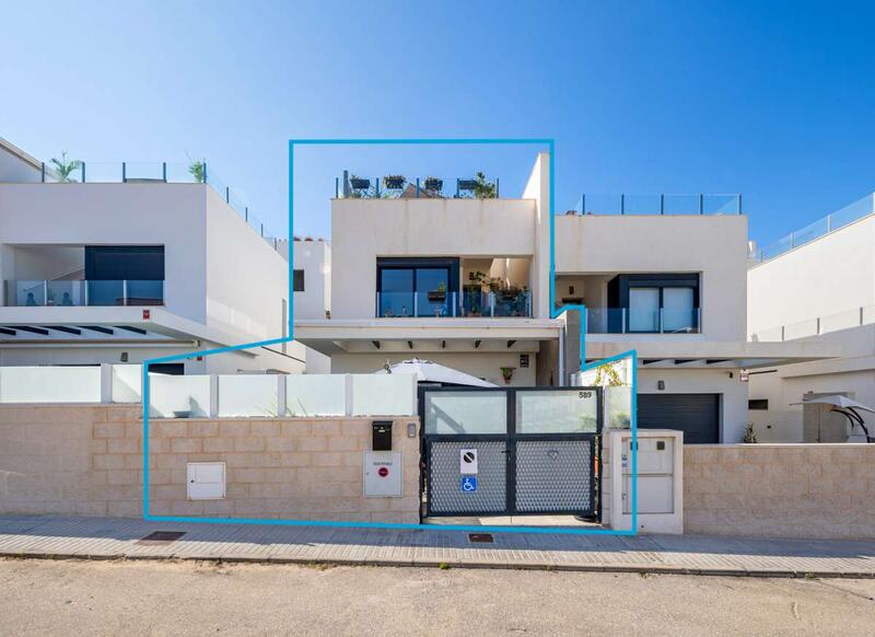 Villa til salgs i Villamartin, Alicante