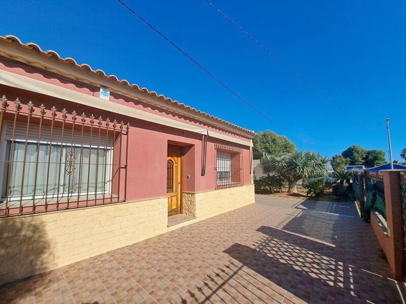 3 bedroom Townhouse for sale