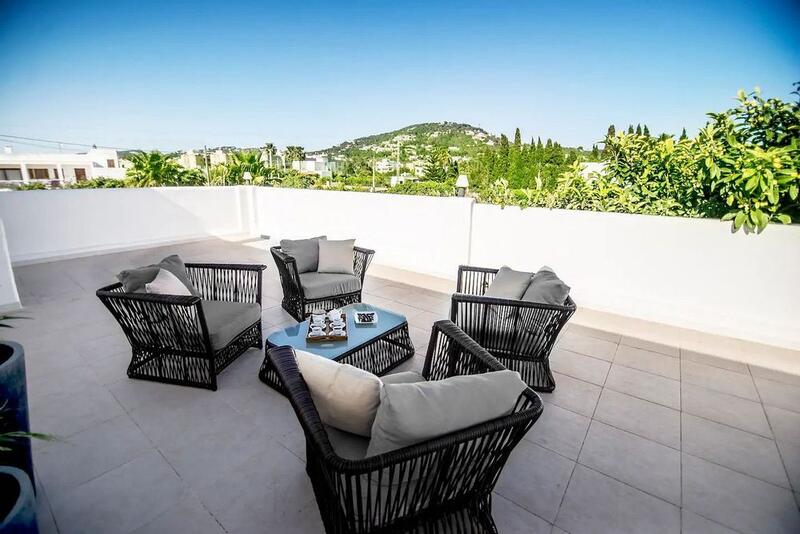 8 bedroom Villa for sale