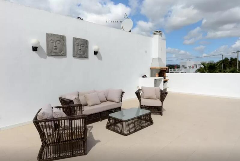8 bedroom Villa for sale
