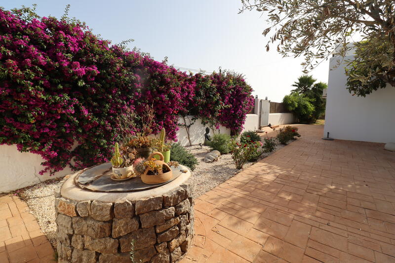 8 bedroom Villa for sale